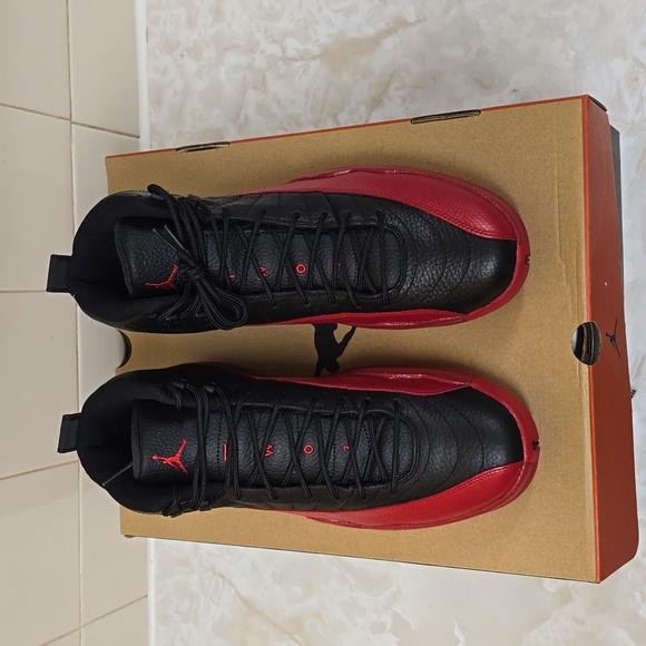 Air Jordan 12 Retro 'Flu Game' - Picture 4 of 9